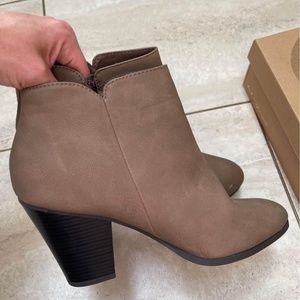 Brand new in box Charlotte Russe taupe boots size 9